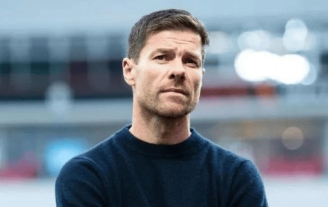 随着拜仁3-0，勒沃库森2-0，德甲最新积分榜如下：凯恩首冠稳了