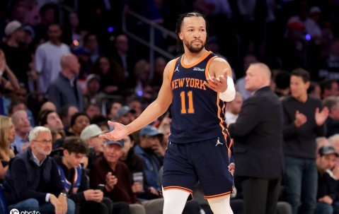 布朗森当选赛季关键球员 70张第一选票断档领跑