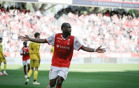 被轰18脚仍胜！1-0，法甲第15掀翻法甲第12，法甲6冠王迎来2连胜