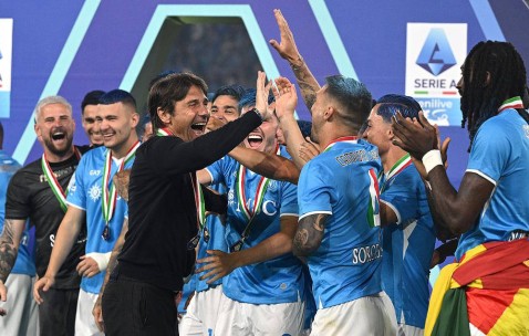 那不勒斯展开引援风暴，努涅斯、桑乔等六大强援加盟！