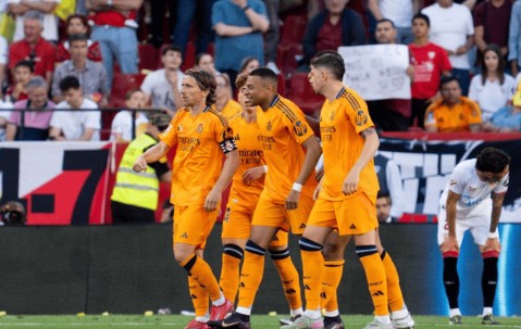 西甲最新积分战报：皇家社会绝杀，巴萨爆冷倒下，皇马征服客场