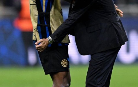 门德斯助力邓弗里斯转会巴萨：幕后操作与战术意义全解析