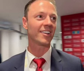 去而复返!37岁埃文斯确定退役进入曼联青训体系,新工作职能曝光